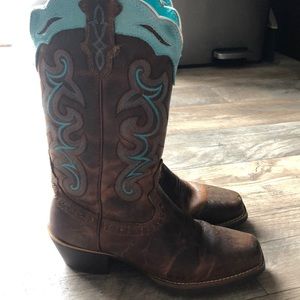 Justin Sevana Tan Cowboy Boots